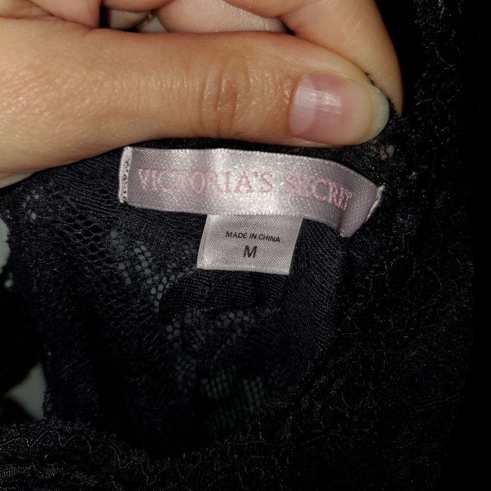 VS Black lace Night Slip - Picture 6 of 8